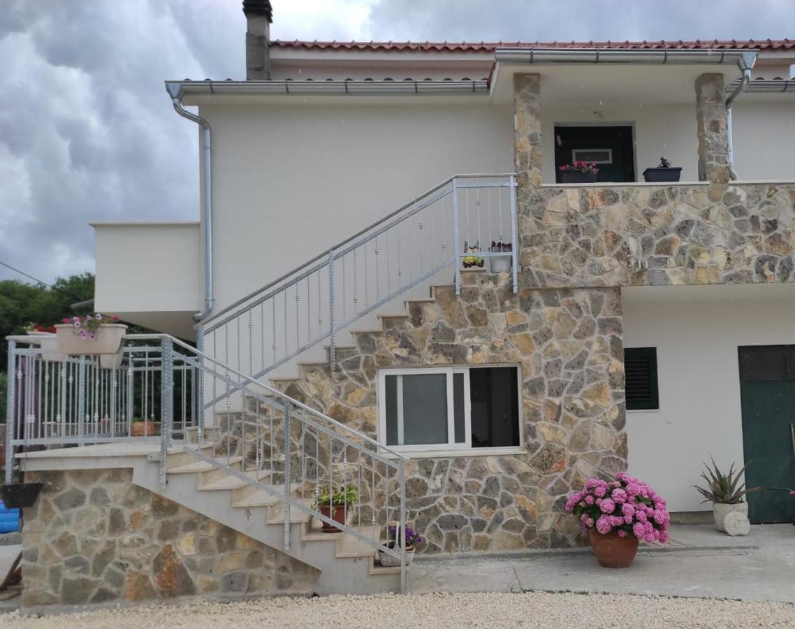 Apartman Lucia Bilice Exteriér fotografie